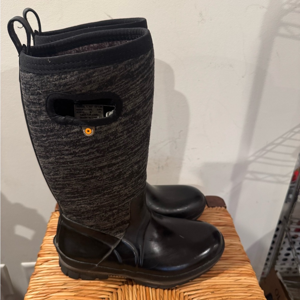 Women’s Bogs Black and Gray Tall Boots Size 6 - Picture 3 of 4